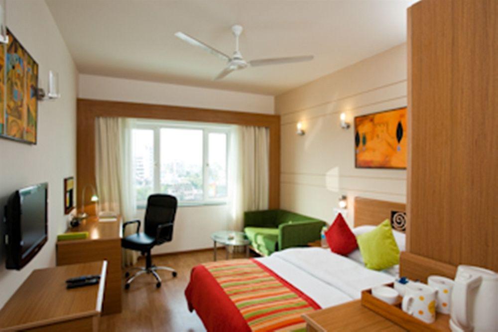 Lemon Tree Premier, Ulsoor Lake, Bengaluru Εξωτερικό φωτογραφία